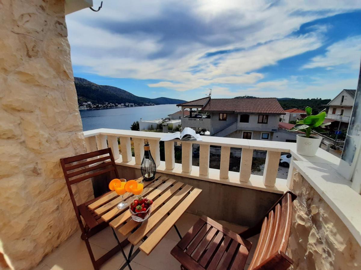 Appartamento Holiday Beach House Grebaštica Esterno foto