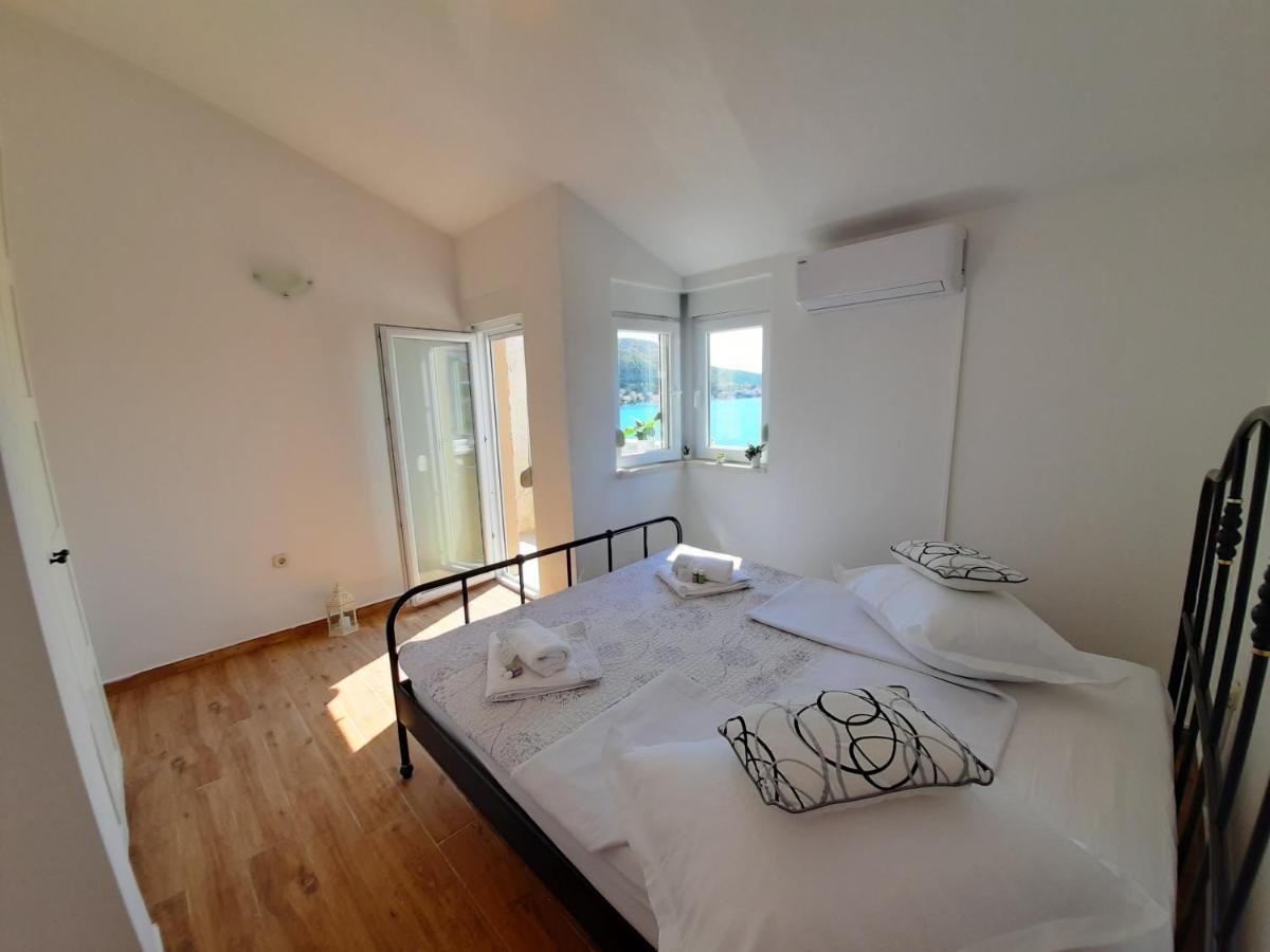 Appartamento Holiday Beach House Grebaštica Esterno foto
