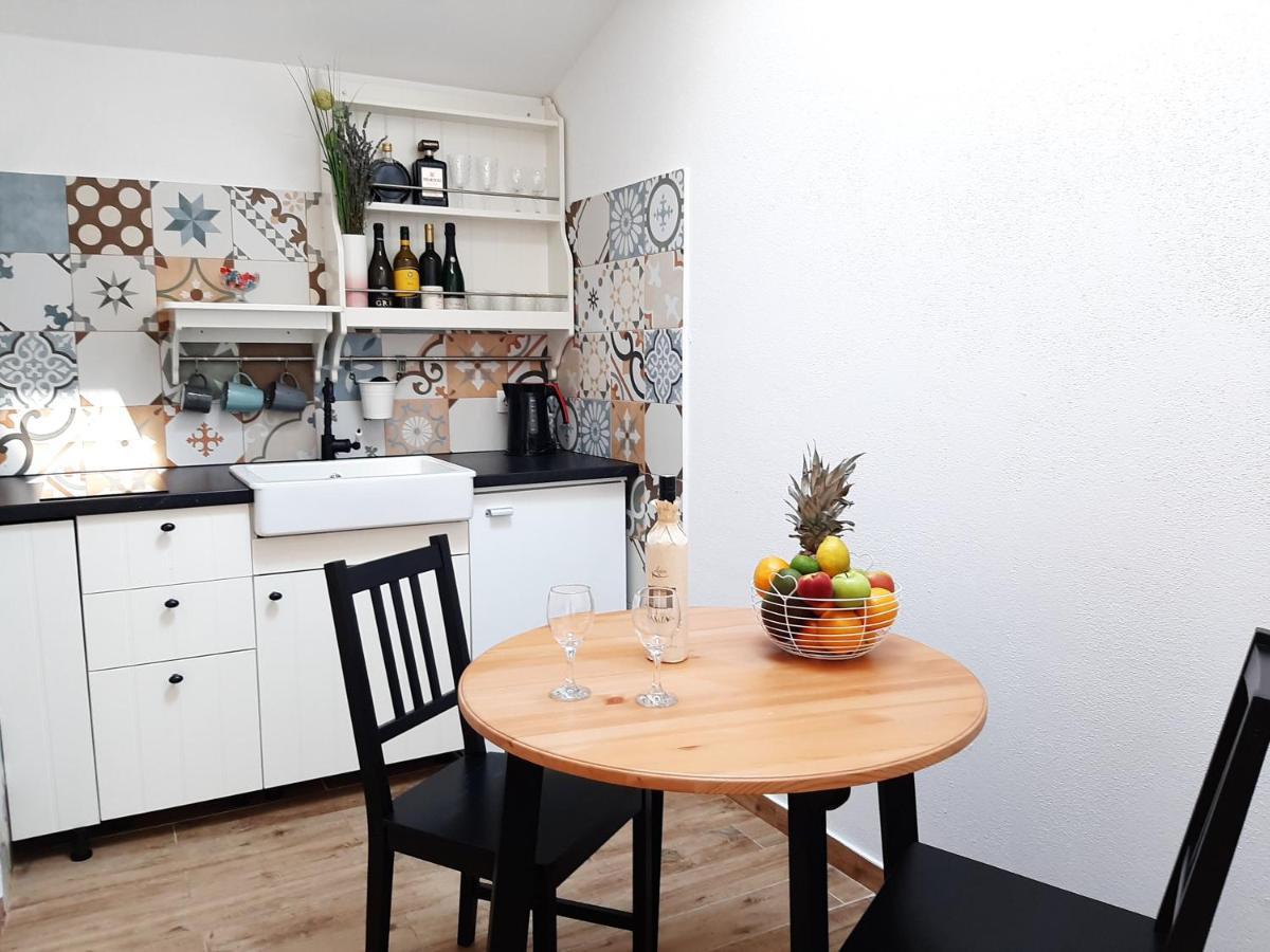 Appartamento Holiday Beach House Grebaštica Esterno foto