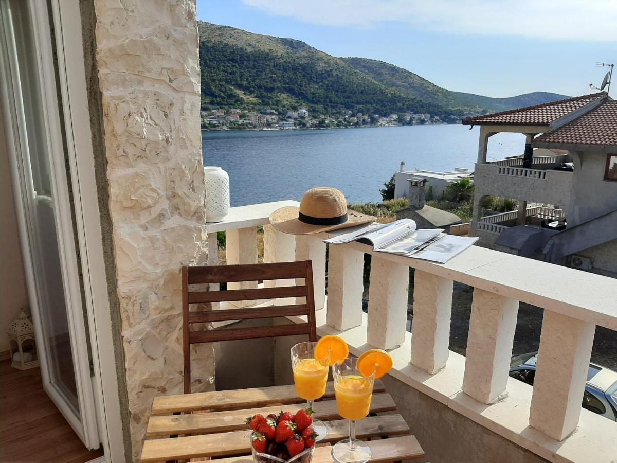 Appartamento Holiday Beach House Grebaštica Esterno foto