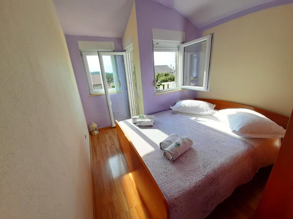 Appartamento Holiday Beach House Grebaštica Esterno foto
