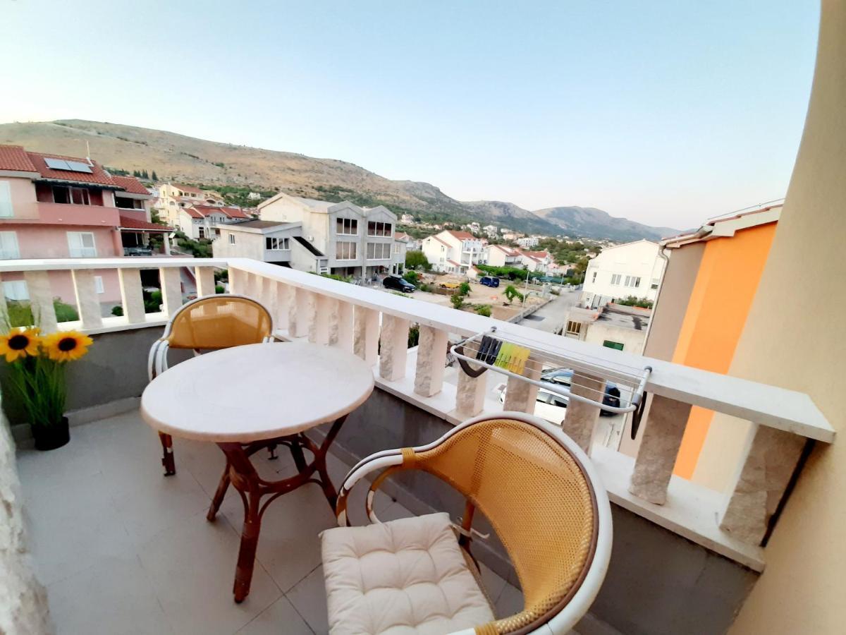 Appartamento Holiday Beach House Grebaštica Esterno foto